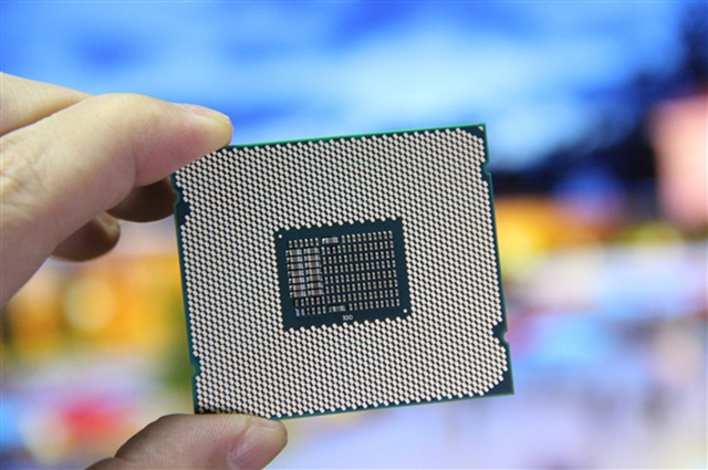 出售（Intel）奔騰? Silver 和 Gold 處理器、賽揚? 處理器