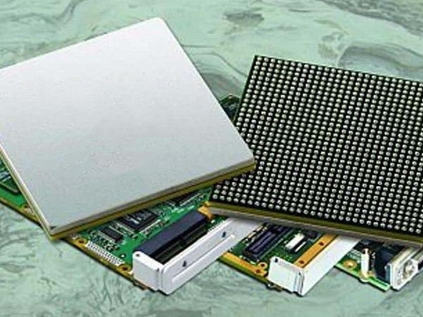 供應（Intel）全新Cyclone? FPGA 和 Cyclone? V SoC 設備芯片
